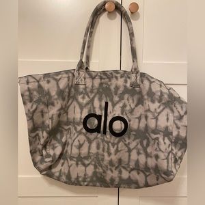 Alo Tote